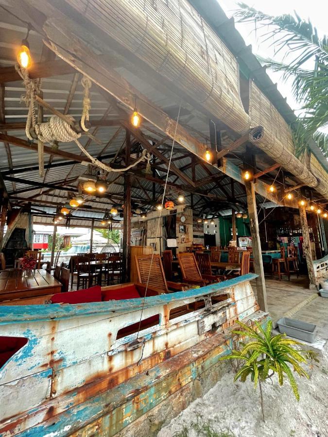 Rock And Wreck Dive Resort Tanjungbinga Dış mekan fotoğraf